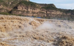 Hukou Waterfall