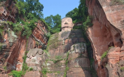 Private Full-Day Tour from Chengdu to Panda Base and Leshan Buddha