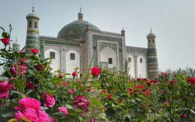 All Inclusive Day Tour in Kashgar including Apa Hoja Tomb, Id Ghar Mosque and Grand Bazaar
